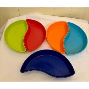 Vintage Style Kidney Shaped Nesting Bowls Set of 5 Colorful Plastic Snack Dishes